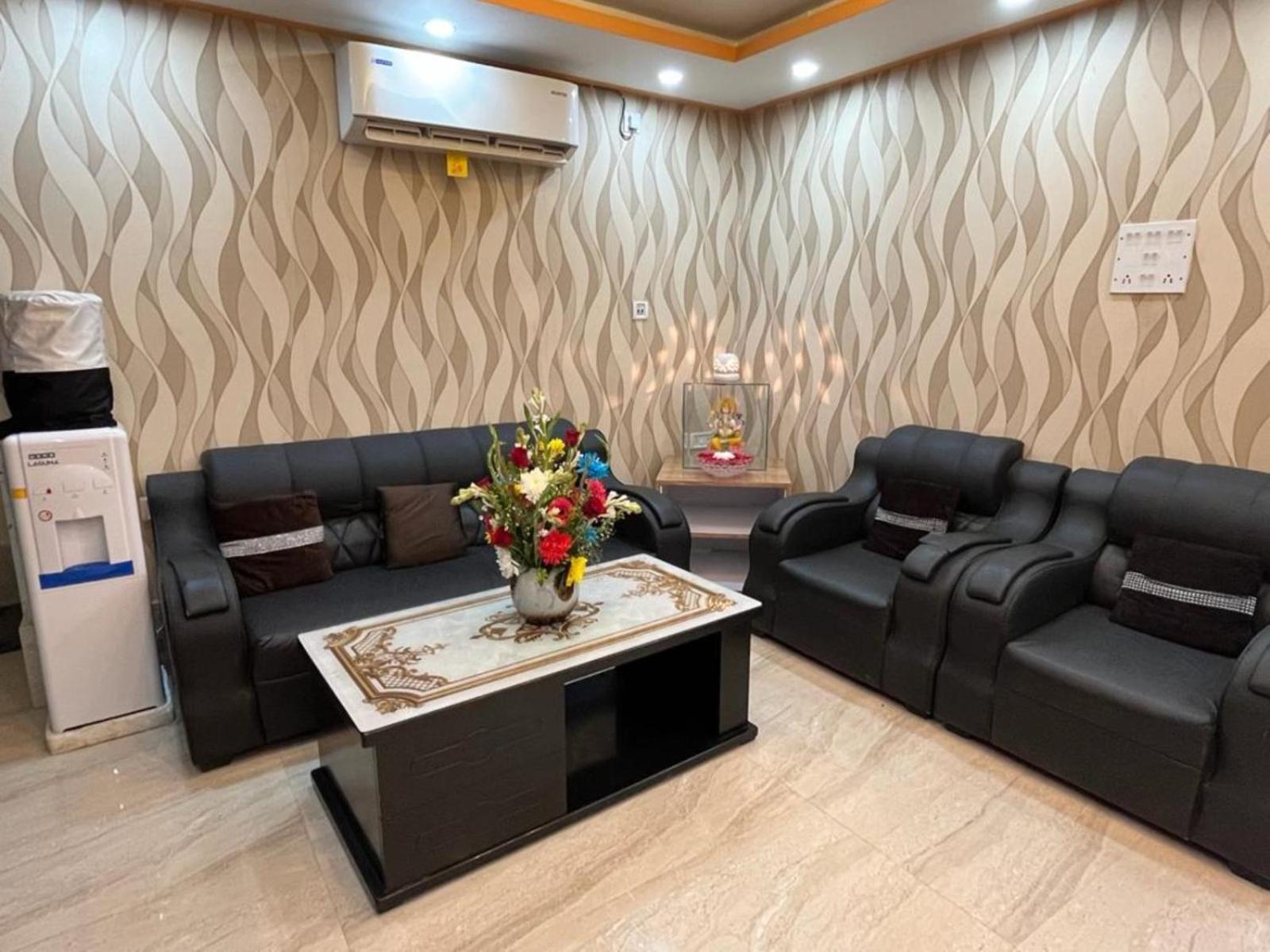 Anurag Palace Best Hotel In 아가르탈라 외부 사진