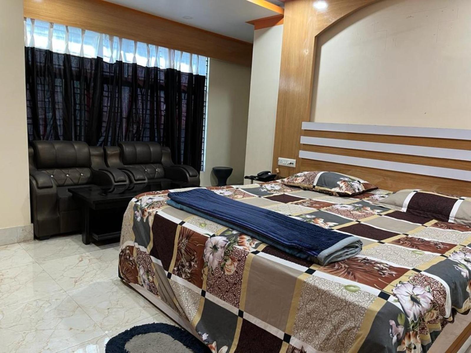 Anurag Palace Best Hotel In 아가르탈라 외부 사진